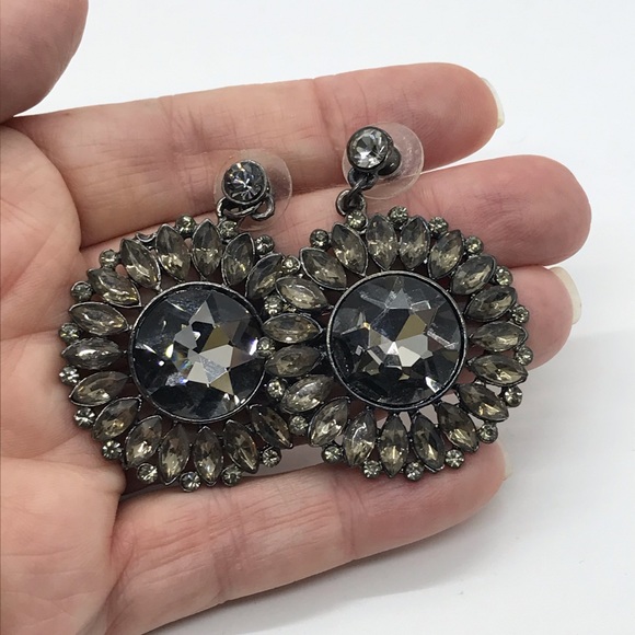 ✨HP✨Ornate earrings - Picture 2 of 2